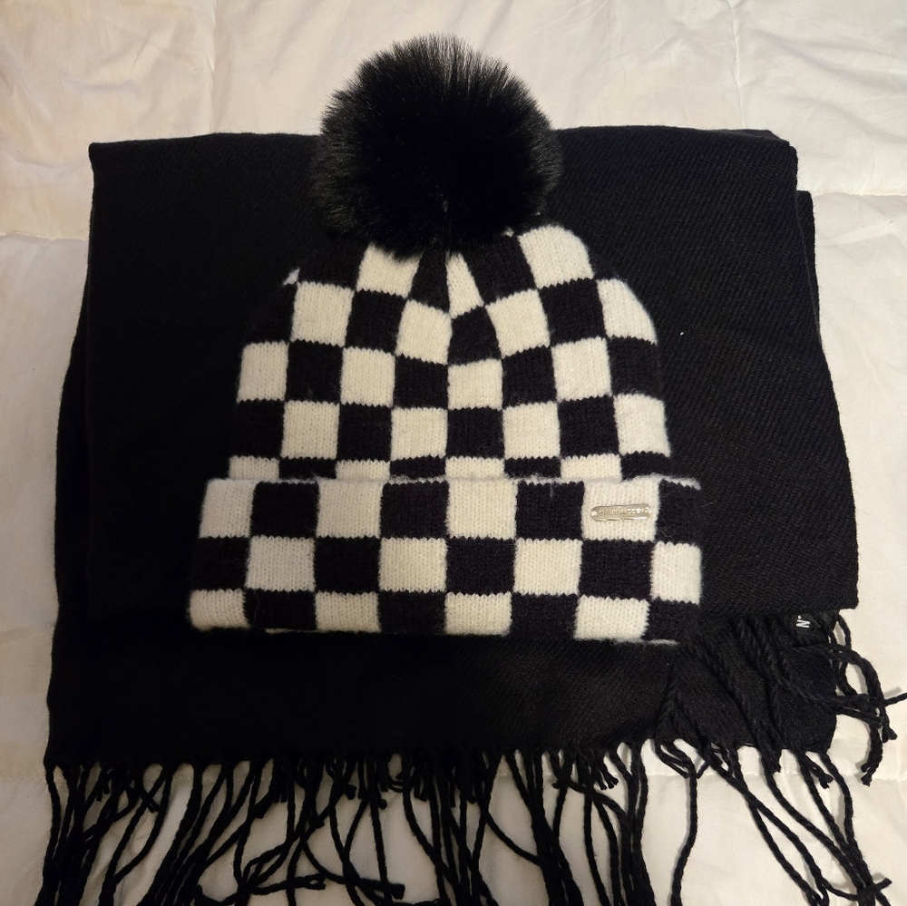 Steve Madden Winter and hat scarf sets